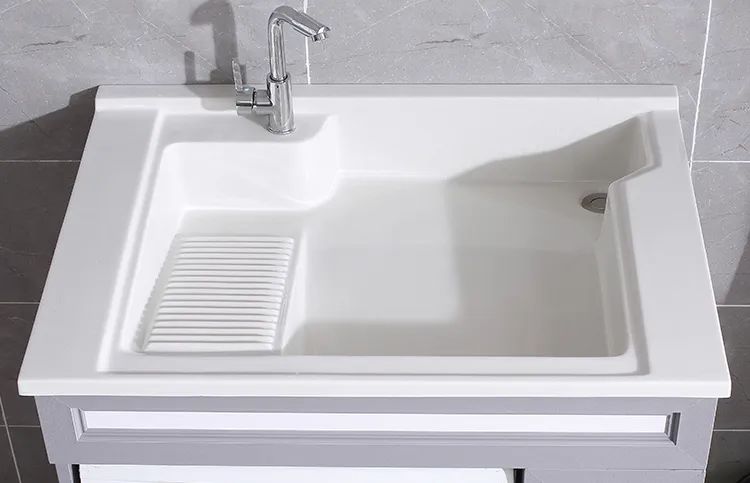 Quale materiale dovresti scegliere per i ripiani del bagno?
